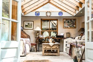 House, 2 Bedrooms | Living room