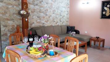 Villa - 3 sovrum - privat pool | Vardagsrum | Platt-tv och dvd-spelare