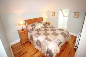 Casa, 4 habitaciones (4 Bathrooms) | 4 dormitorios, tabla de planchar con plancha, wifi gratis y ropa de cama