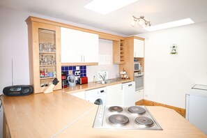 Hus, 3 soverom | Eget kjøkken | Kjøleskap, mikrobølgeovn, ovn og kokeplater