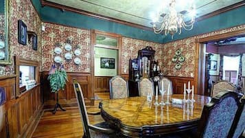 تناول الطعام