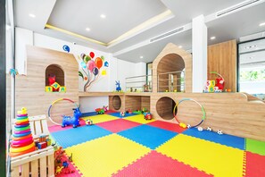 Área de juegos infantiles techada