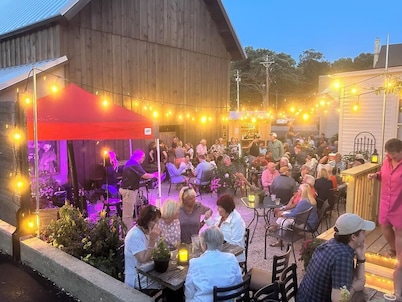 The Stagecoach Inn Bed & Breakfast and Five20 Social Stop