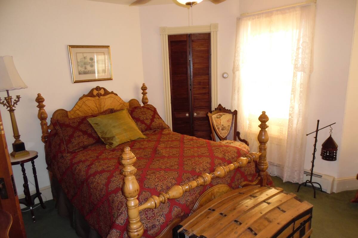 Standard Double Room, Ensuite (Alfred Lord Tennyson)