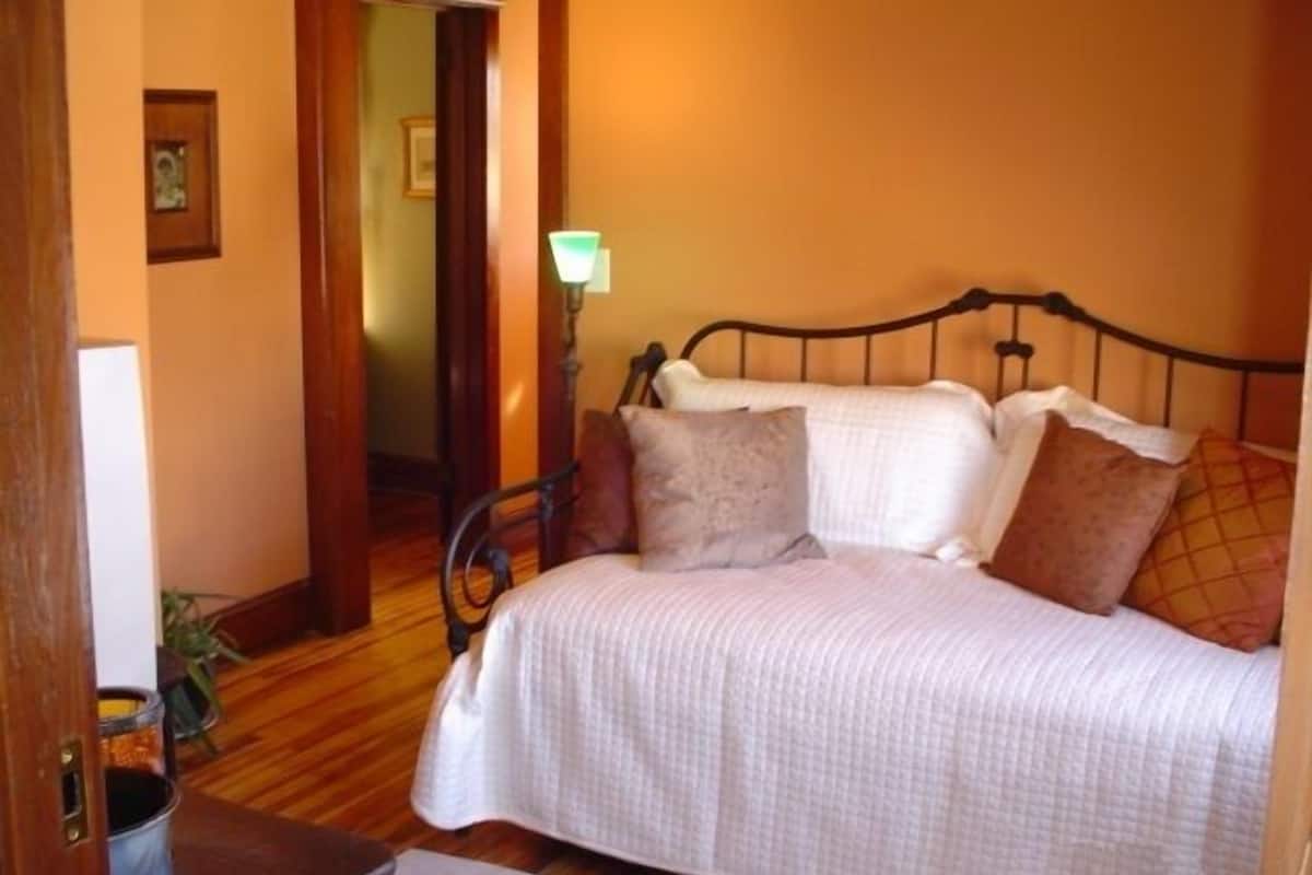 Standard Suite, Ensuite (Rudyard Kipling)