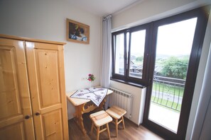 Apartment (Nowy Wierch) | 1 bedroom, desk, blackout curtains, iron/ironing board - Pod Hawraniem (Bukowina Tatrzanska)