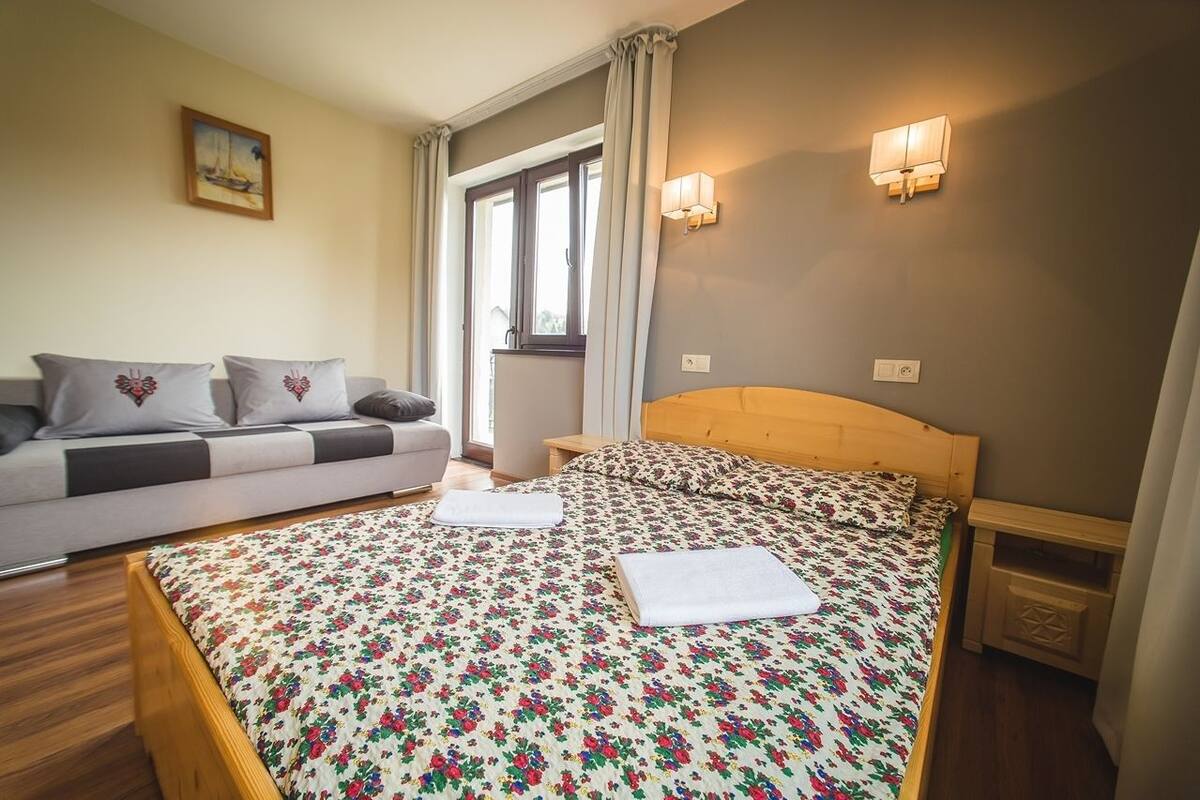 Apartment (Nowy Wierch) | 1 bedroom, desk, blackout drapes, iron/ironing board (on request)