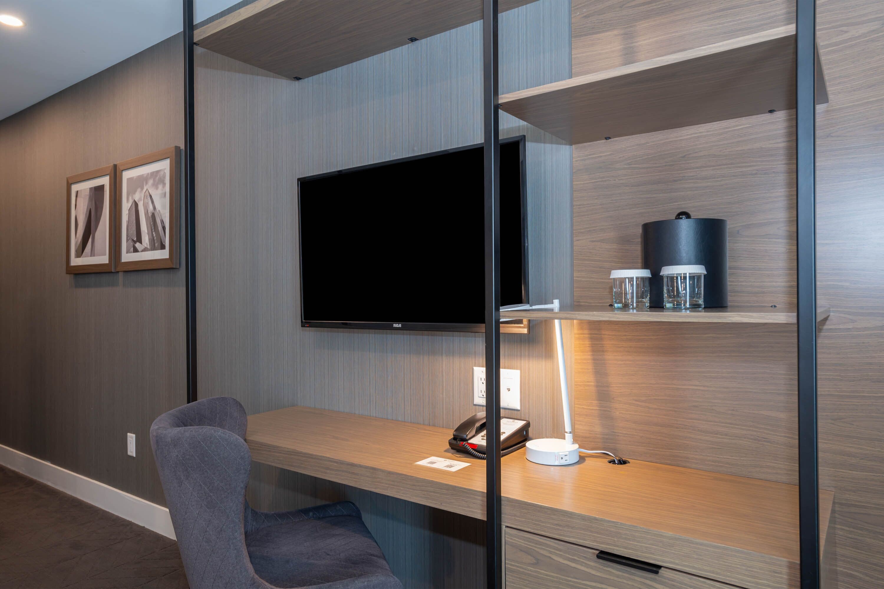 signature room, 1 king bed | 1 bedroom, premium bedding, in-room safe, desk