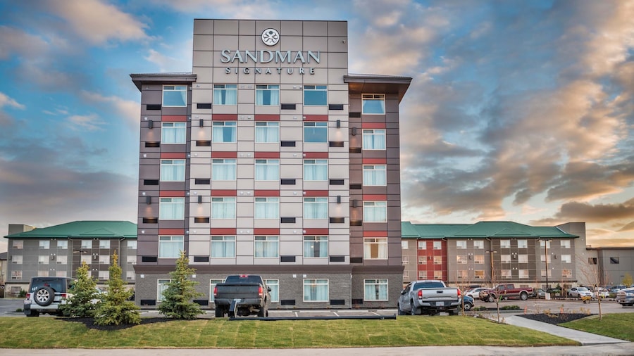 Sandman Signature Calgary Airport Hotel