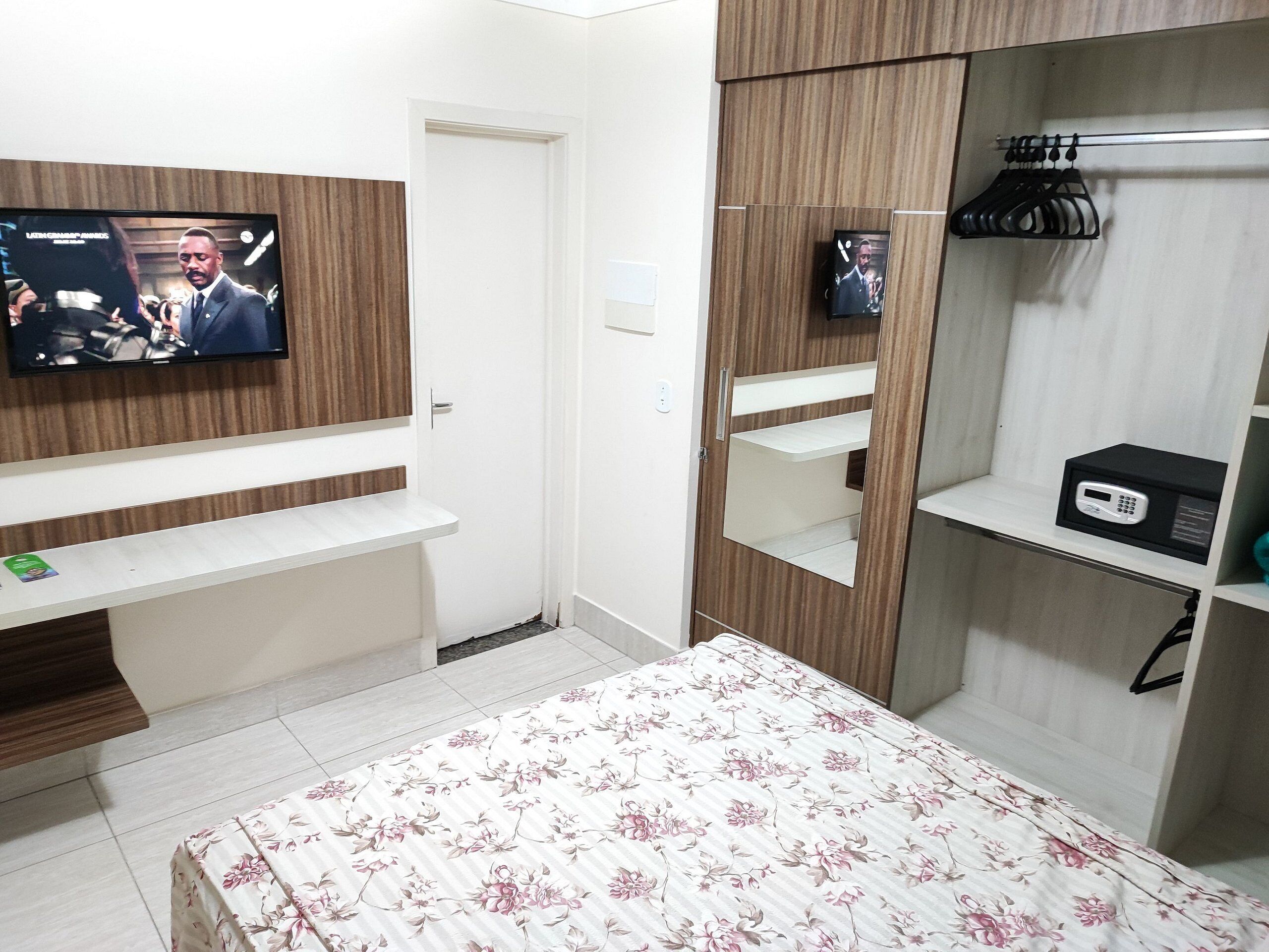 1 bedroom, individually furnished, free WiFi, bed sheets