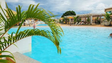 Apartamento básico | Piscina | 14 piscinas externas