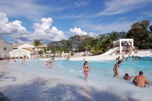 Basic Studio Suite, 1 Bedroom, Courtyard View | Pool - Apartment Lacqua DiRoma IV - JC Temporada (Caldas Novas)
