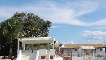 Suite estudio básica, 1 habitación, vistas al patio | Zona infantil