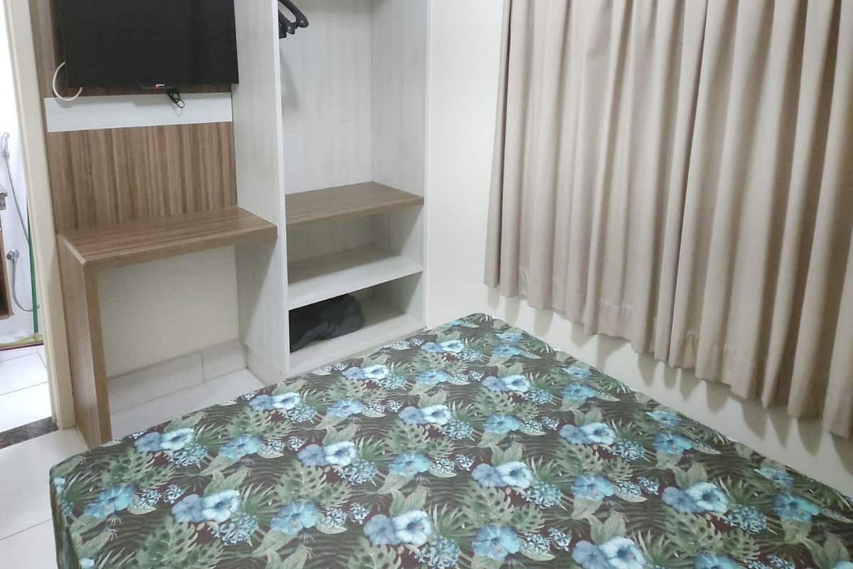 Apartamento básico | 1 dormitorio, mobiliario individual, wifi gratis y ropa de cama