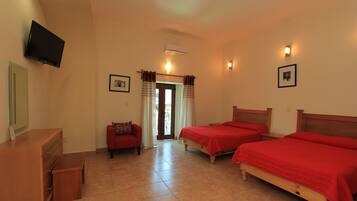 Habitación doble, balcón | Wifi gratis y ropa de cama