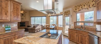 Casa Vista 4 Bedroom Home by RedAwning