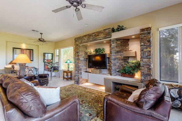 Villa, 2 Bedrooms | Living area