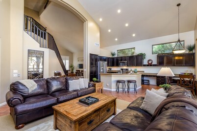 Casa Solara 4 Bedroom Home by RedAwning