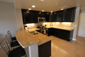 Villa, 3 Bedrooms | Private kitchen