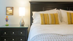 Condo, 2 phòng ngủ | 2 phòng ngủ, bàn ủi/dụng cụ ủi quần áo 