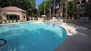 Appart'hôtel, 2 chambres | Piscine extérieure | Piscine extérieure, piscine chauffée