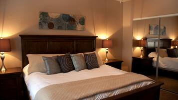 House, 4 Bedrooms | 4 bedrooms, iron/ironing board, free WiFi, bed sheets