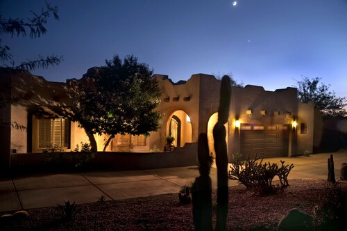 Casa Saguaro 4 Bedroom Home by RedAwning