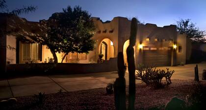 Casa Saguaro 4 Bedroom Home by RedAwning
