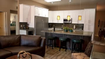 House, 4 Bedrooms | Private kitchen | Fridge, microwave, oven, dishwasher
