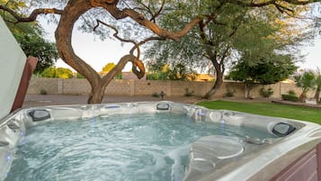 House, 4 Bedrooms | Spa | Hot tub