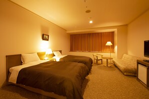 Quadruple Room, Private Bathroom | In-room safe, desk, blackout curtains, free WiFi