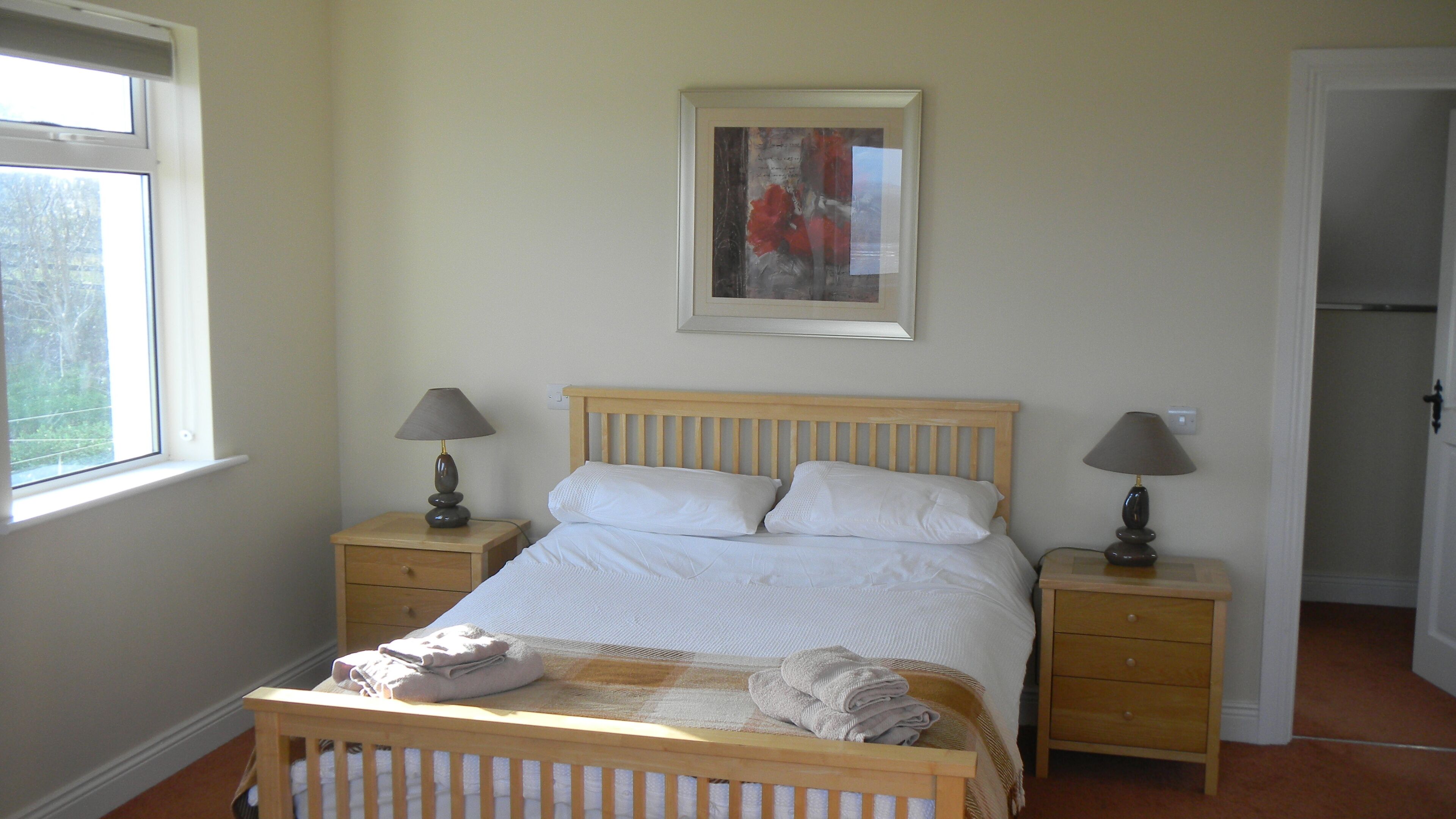4 bedrooms, iron/ironing board, free WiFi, bed sheets