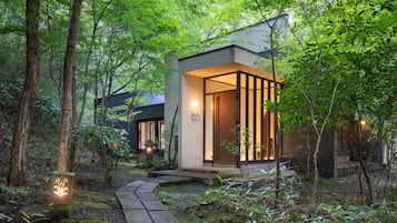 高級客房, 私人浴室, 附屬樓 (Utoan) | 書桌、免費 Wi-Fi、床單