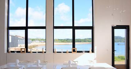 A boathouse on the Beach, sea view, 4 bedrooms