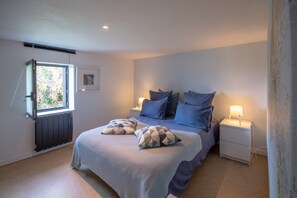 4 bedrooms, desk, iron/ironing board, travel crib - A boathouse on the Beach, sea view, 4 bedrooms (Paimpol)
