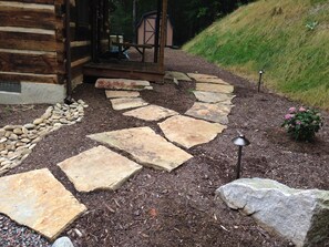 Property grounds - Splendid Cozy Log Cabin with Beautiful Mountain Views! (Sugar Grove)