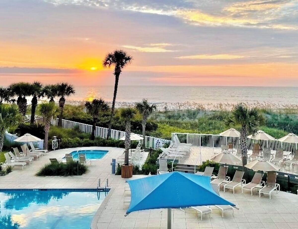 Alberca techada y alberca climatizada