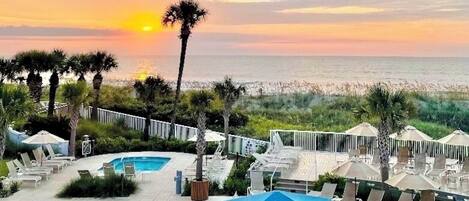 Alberca techada y alberca climatizada