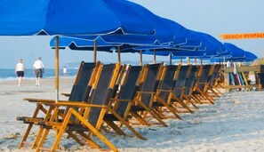 On the beach - Direct Beachfront & Poolside • Must See Renovation (Hilton Head Island)