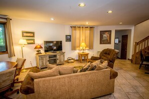 TV, fireplace, DVD player, table tennis