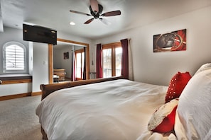 1 bedroom, Egyptian cotton sheets, iron/ironing board, free WiFi