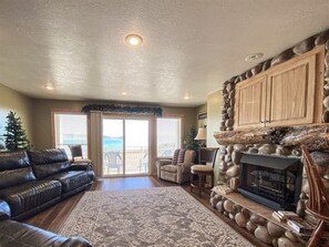 Télévision, cheminée