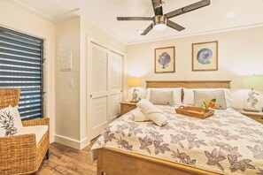 1 sovrum, värdeförvaringsskåp på rummet och skrivbord