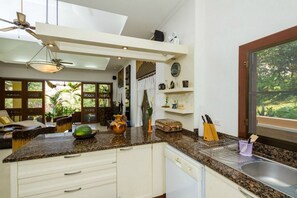 Villa, 3 Bedrooms | Private kitchen