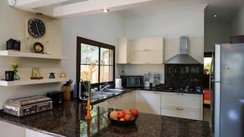 Villa, 3 Schlafzimmer | Eigene Küche | Großer Kühlschrank, Mikrowelle, Ofen, Herdplatte