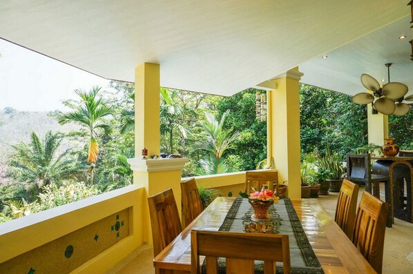 Outdoor dining