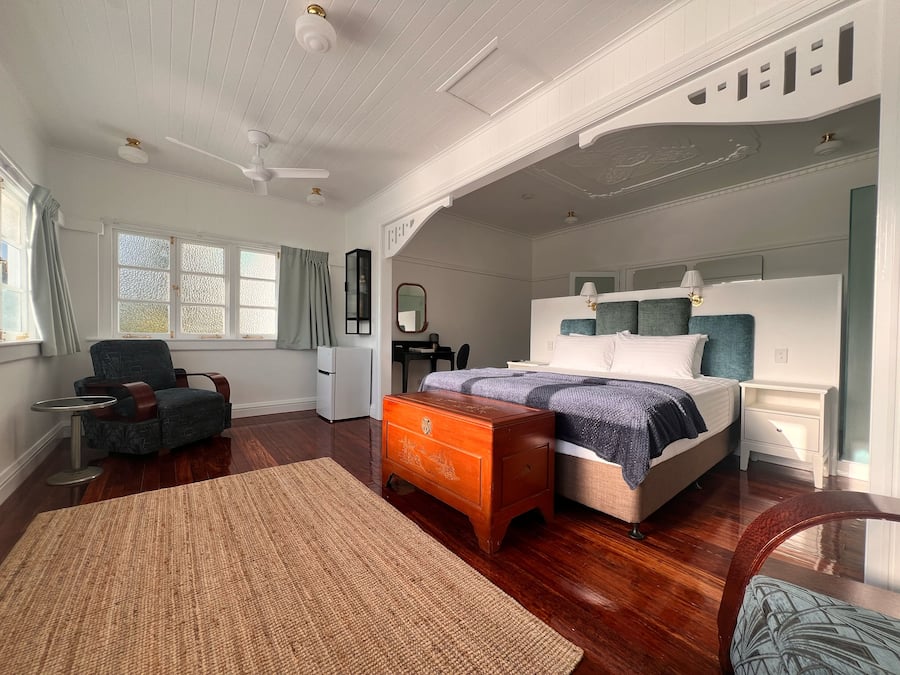 Deluxe Double Room, 1 King Bed | Premium bedding, minibar, desk, laptop workspace