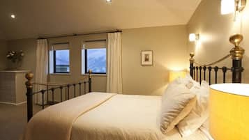 1 chambre, surmatelas, chambres insonorisées, fer et planche à repasser