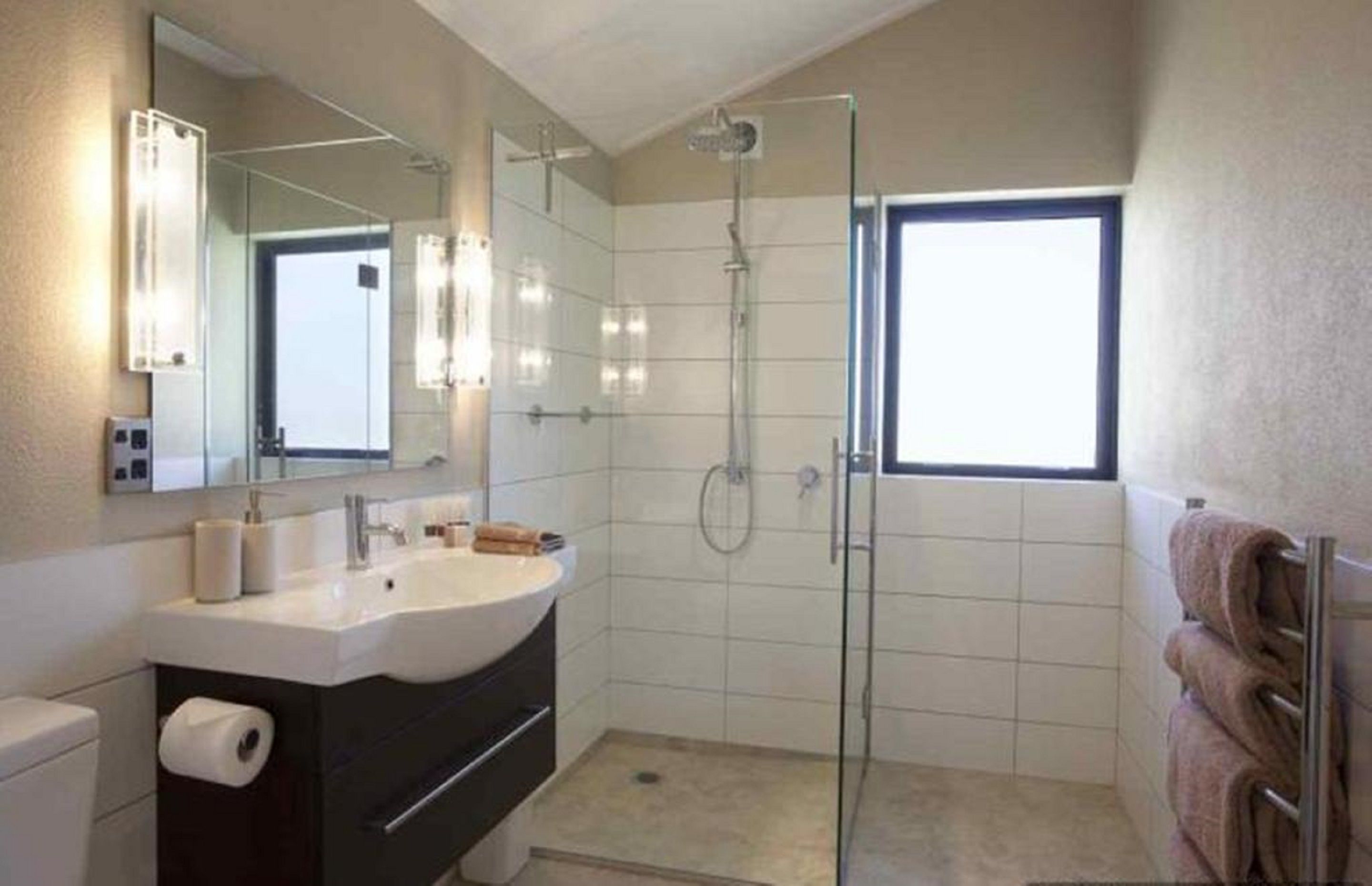 Coronet Apartment | Bathroom