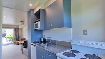 Deluxe Studio | Private kitchen